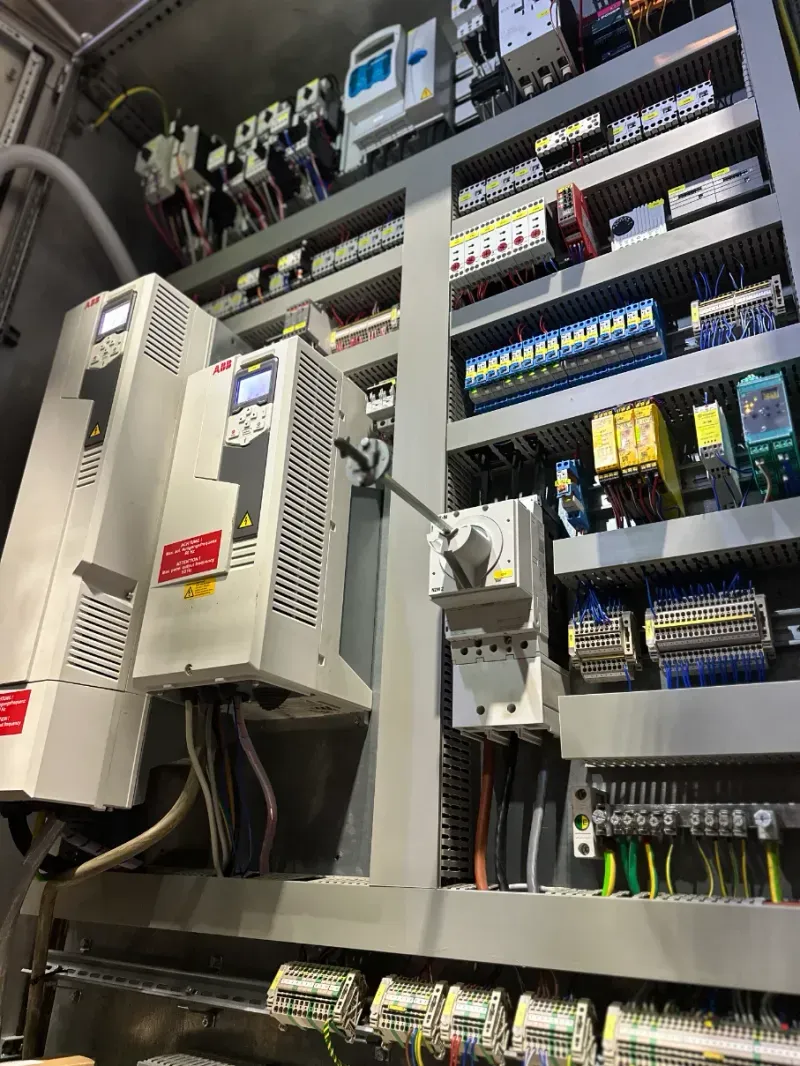 Electrical installation of a new processing line for category 3 material — project photo 10